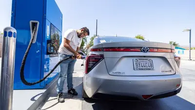 Toyota Mirai Drives 1,500 km on One Tank